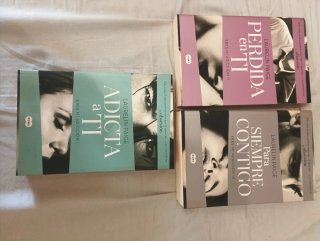 Lote de libros de novela romántica y erotica