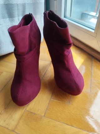 Botines de ante granate tacón alto