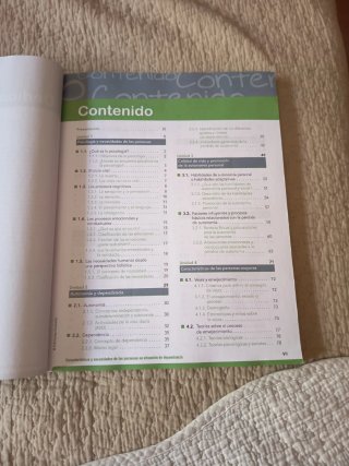Características y necesidades de las personas e...