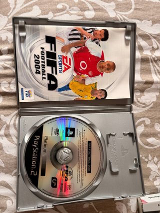PlayStation 2 FIFA Football 2004 Platinum