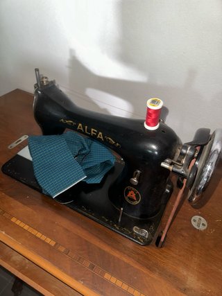 Máquina de coser Alfa de madera
