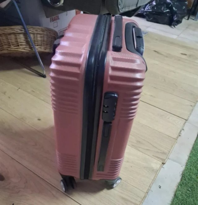 Maleta de viaje rosa