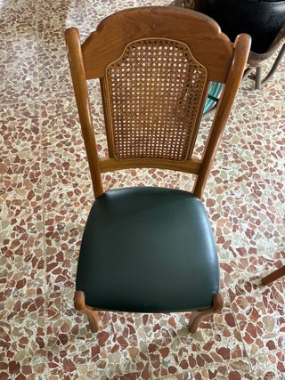 Mesa de comedor ovalada con 6 sillas