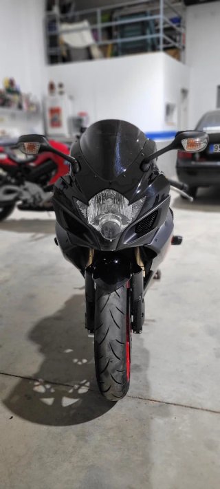 Suzuki GSXR 600 K7 Negra/Gris/rojo
