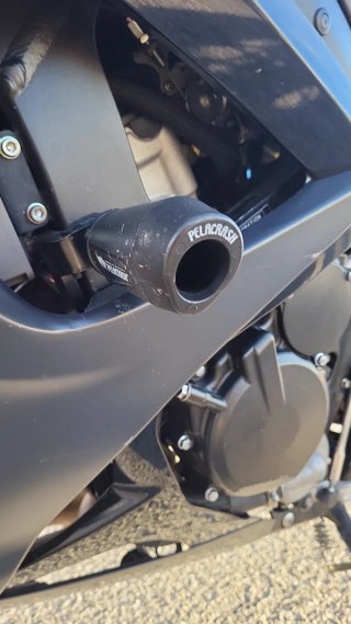 Suzuki GSXR 600 K7 Negra/Gris/rojo