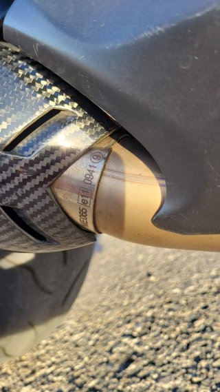 Suzuki GSXR 600 K7 Negra/Gris/rojo