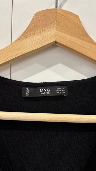 Blusa negra Mango