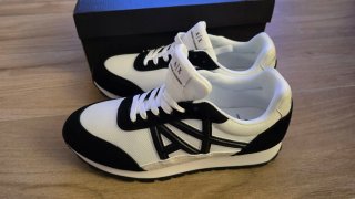 Zapatillas Armani Exchange Negras y Blancas