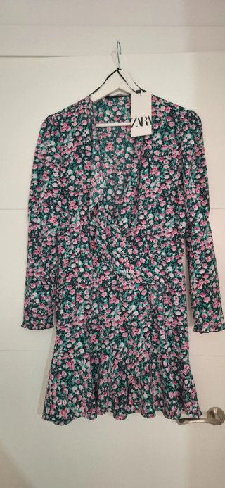 Vestido Zara floral verde y rosa