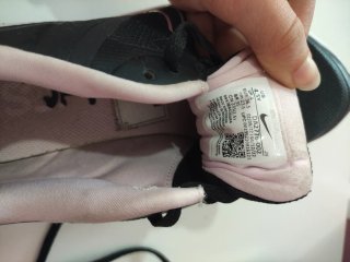 Zapatillas deportivas Nike negras y rosas