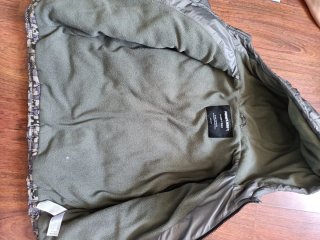 Abrigo niño gris y verde talla 11-12.en buen estad