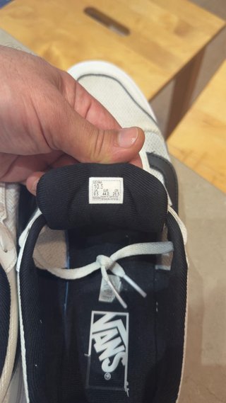 Vans Blancas Talla 44. ***Puestas 2veces***