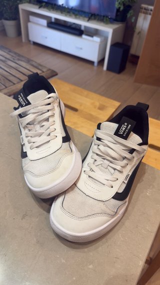 Vans Blancas Talla 44. ***Puestas 2veces***
