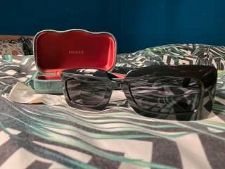 Gafas Gucci Negras y Doradas