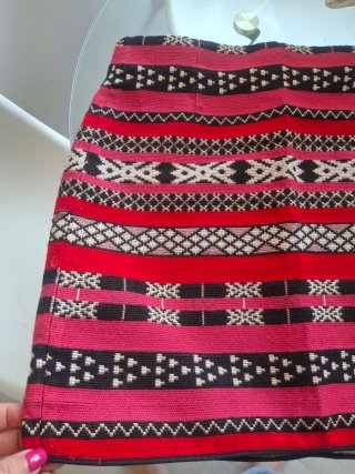 Falda étnica multicolor