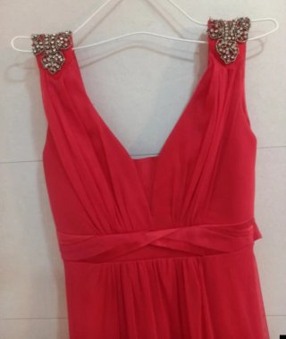 Vestido de fiesta rojo puesto 1 vez