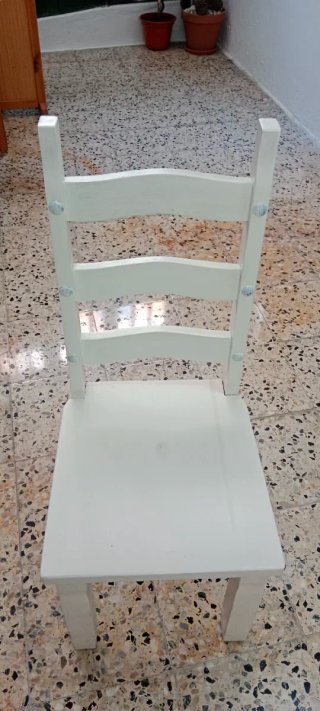 Mesa y 4 Sillas Blancas