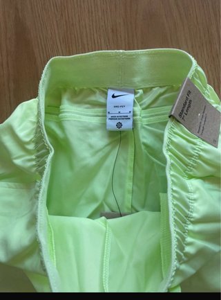 Shorts Nike Victory 7in Verde Neón