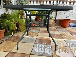 Mesa de jardín cristal y metal