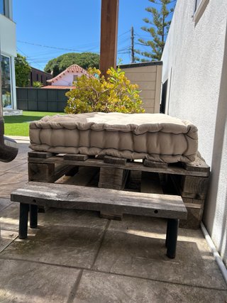 Conjunto palets de madera y cojines de exterior