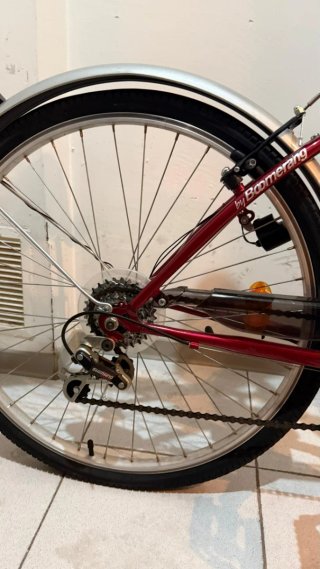 Bicicleta Urbana Roja con Cesta