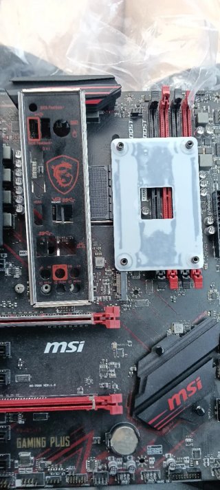 MSI B450 Gaming Plus completa TODOS LOS ACCESORIO