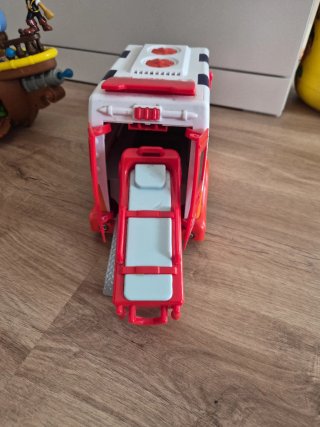 Ambulancia Juguete SOS Unit 23