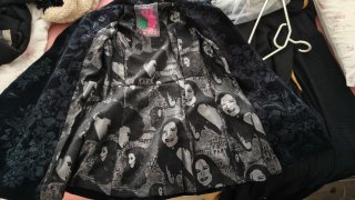 Abrigo Desigual floral negro