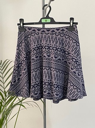 Falda skater étnica estampada.
