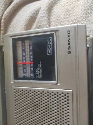 2 Radios Sanyo RP 5230 AM/FM Portátil