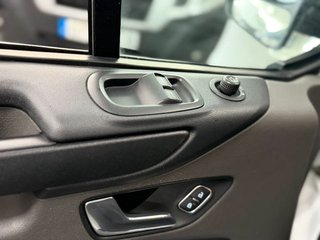 Ford Transit Custom VAN 2.0 TDCI 96KW 300 L1 TREND LUCES LED EN COMPARTIMENTO DE CARGA^KIT PROTECCIÓN DE CARGA (PAREDES Y SUELO)^PAQUETE VISIÓN TREND^