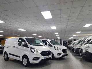 Ford Transit Custom VAN 2.0 TDCI 96KW 300 L1 TREND LUCES LED EN COMPARTIMENTO DE CARGA^KIT PROTECCIÓN DE CARGA (PAREDES Y SUELO)^PAQUETE VISIÓN TREND^
