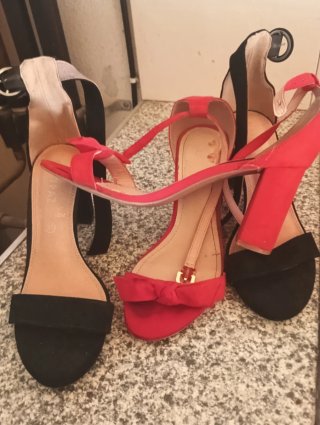 Sandalias de tacón negras coral ..las 2 ..25e