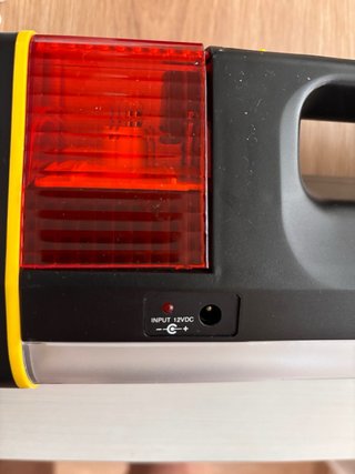 Linterna multifunción LED y luz de emergencia