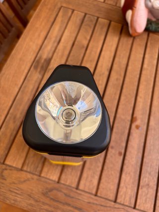 Linterna multifunción LED y luz de emergencia