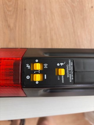Linterna multifunción LED y luz de emergencia