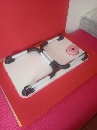 Mesa auxiliar plegable para cama y sofá