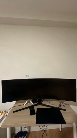 Monitor Samsung CJ89 Curvo Ultrawide 49” 144Hz