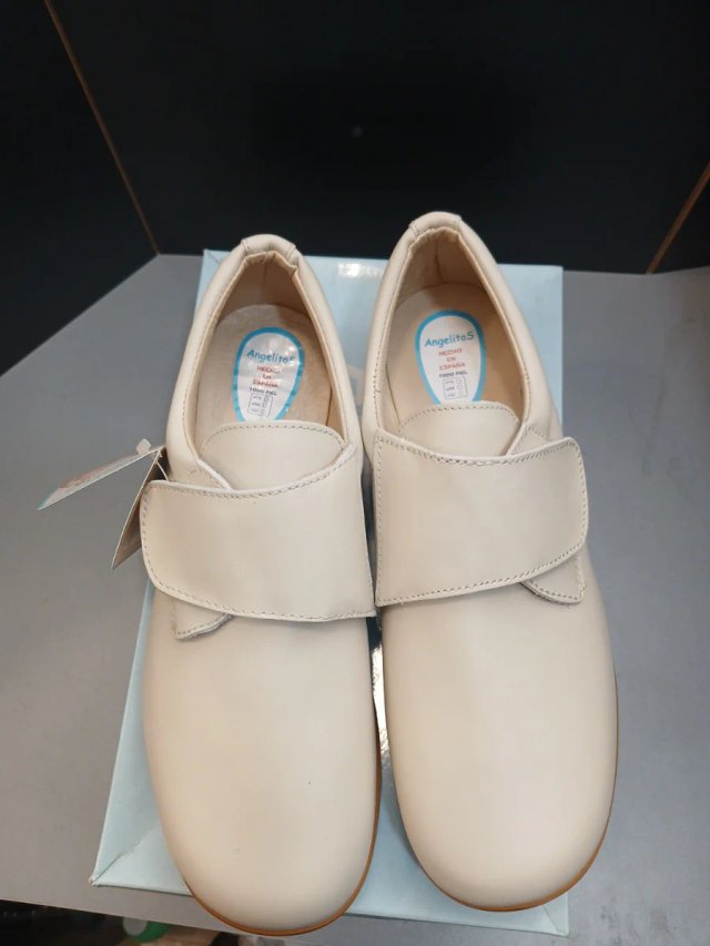 Talla 40 Zapatos Angelitos Beige  piel