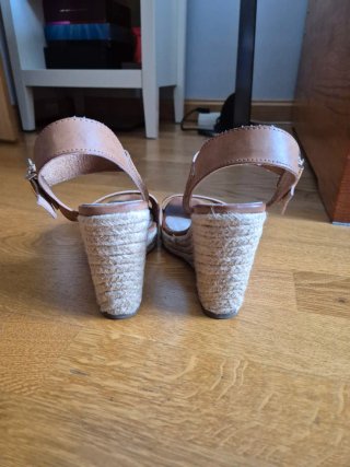 Sandalias cuña Xti marrones talla 37