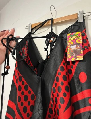 Vestido estampado negro y rojo