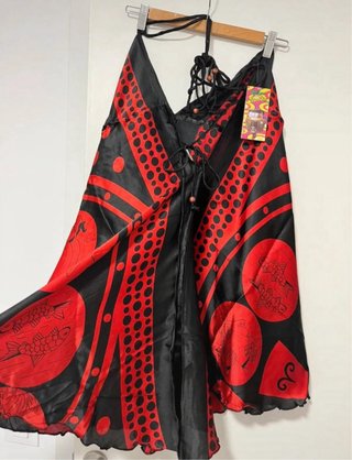 Vestido estampado negro y rojo