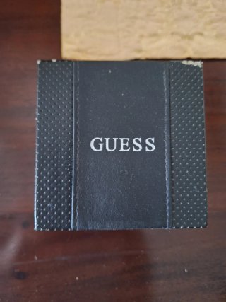 Reloj Guess Blanco y Plateado