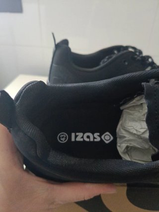 Zapatillas trail IZAS negras