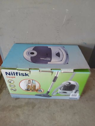Aspiradora Nilfisk Coupe con accesorios
