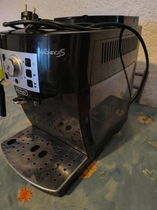 Cafetera Super Automática DeLonghi Magnifica