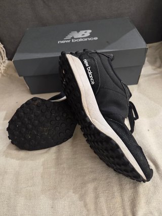 Zapatillas New Balance Negras y Blancas