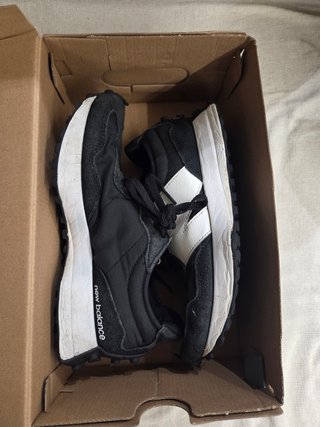 Zapatillas New Balance Negras y Blancas