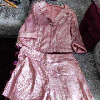 Conjunto chaqueta y short rosa