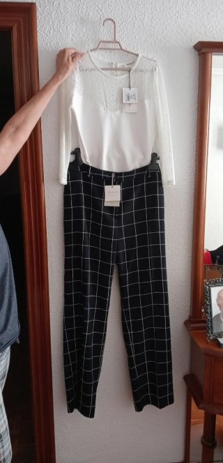 Conjunto body y pantalón cuadros. Sin estrenar